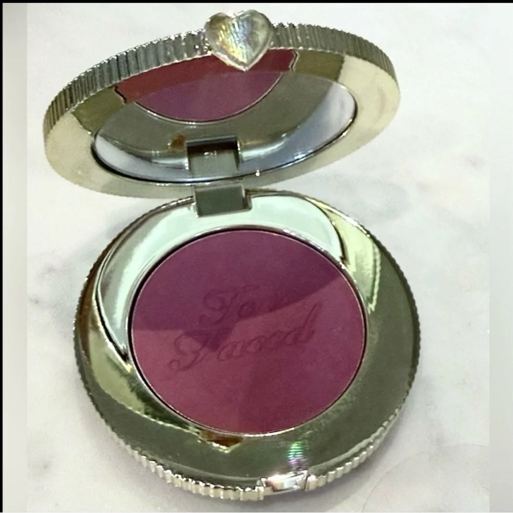 NIB Too Faced Cloud Crush Blush - Berry Dream